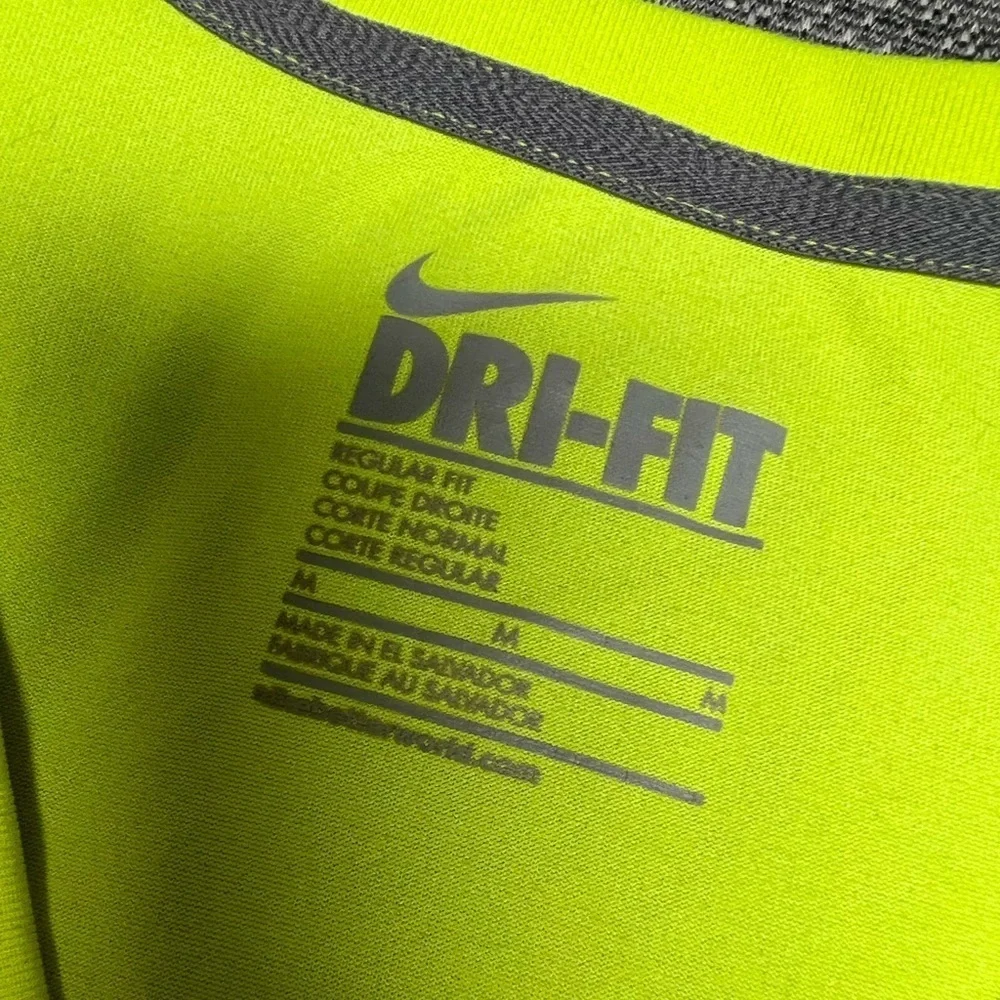NIKE Dri-Fit Top Sz M *Like New*